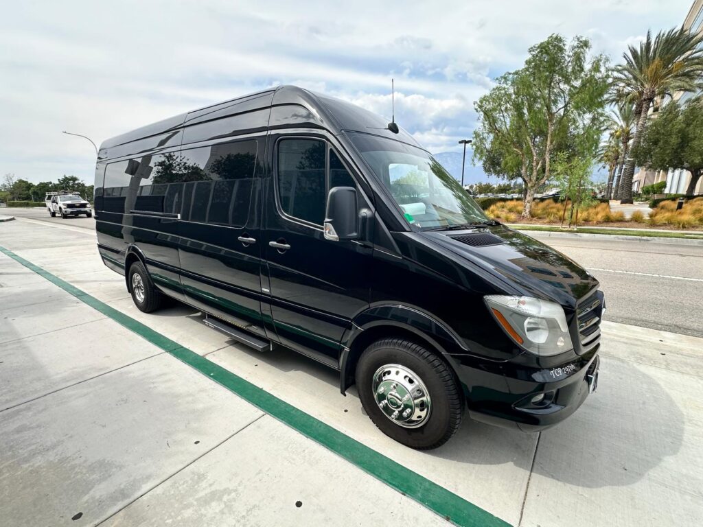 Trusted Southern California Corporate Chauffeur Services 2 luxury corporate limo services